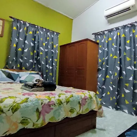Homestay Opah Parit Buntar, Perak Exterior photo