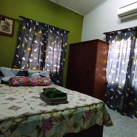 Homestay Opah Parit Buntar, Perak Exterior photo