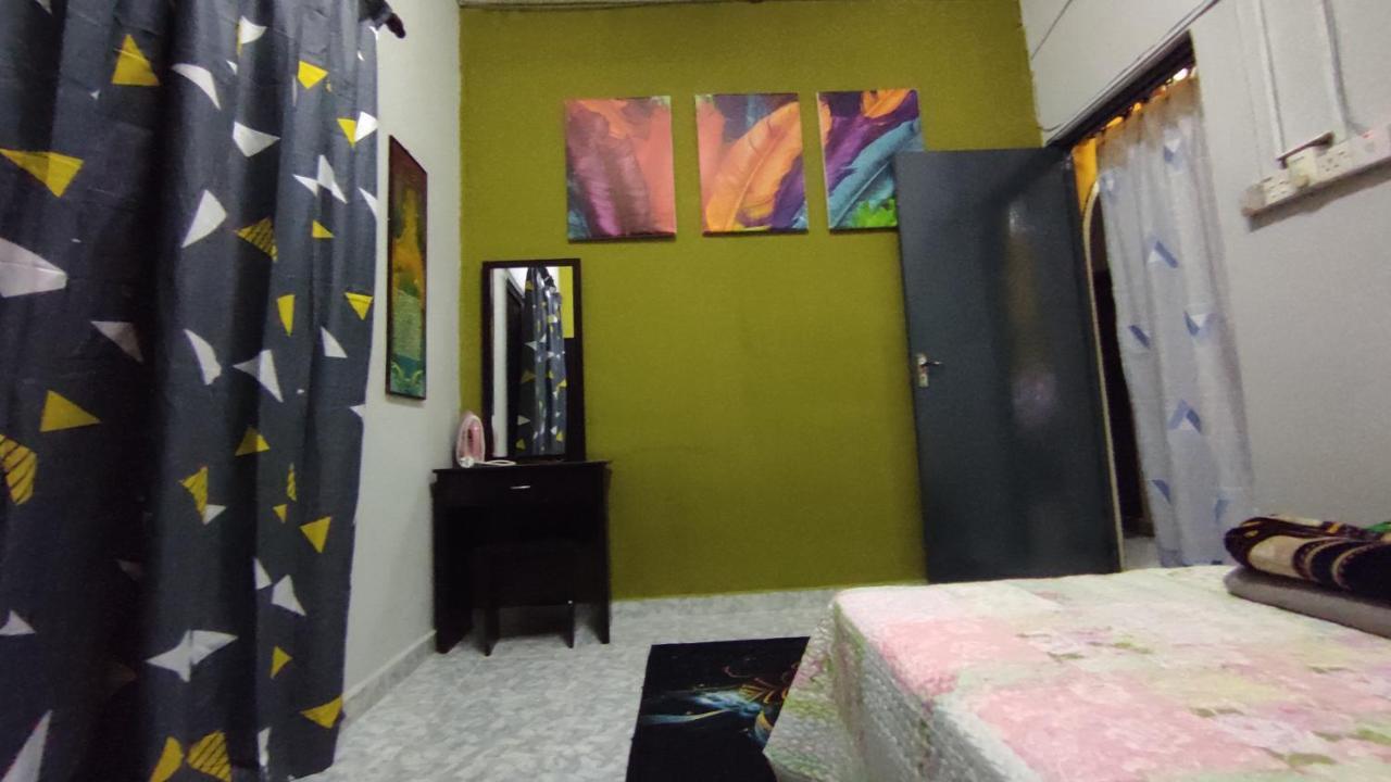 Opah Parit Buntar, Perak Holiday home