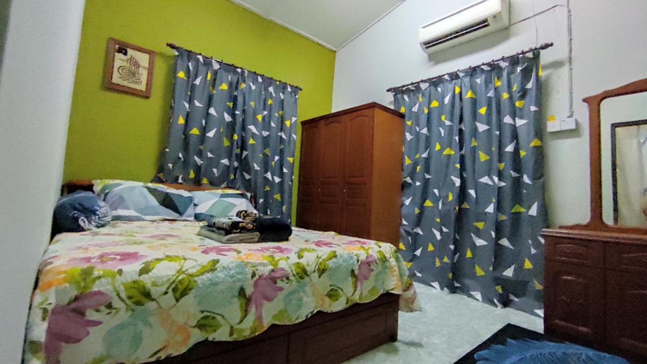 Opah Parit Buntar, Perak Holiday home *